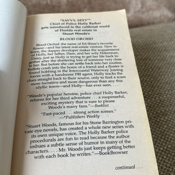 3 Stuart Woods Paper Back Novels - Picture 7 of 7